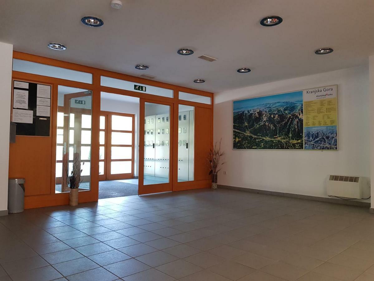 شقة Yellow Apartma كْرانْيِسكا غورا المظهر الخارجي الصورة